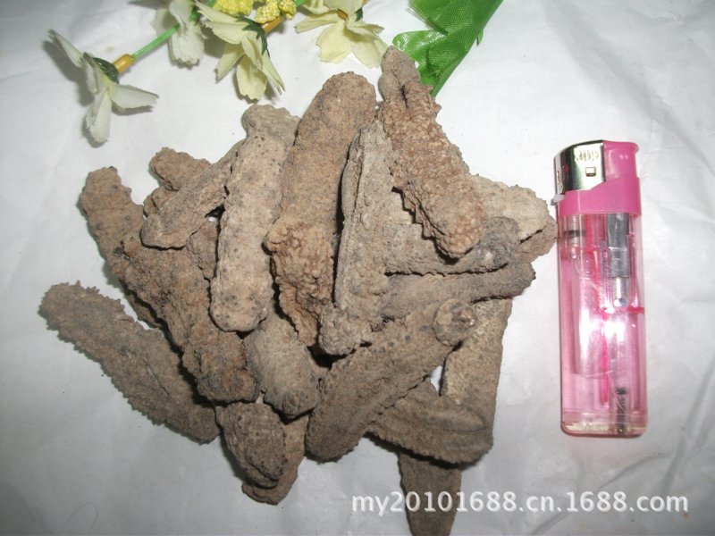海参，这道餐桌上的佳肴，不仅口感鲜美，更有着诸多健康功效。那么，它真的如传闻中那样神奇吗？今天就让我们一起探讨一下海参的功效与作用，并揭示其禁忌人群。